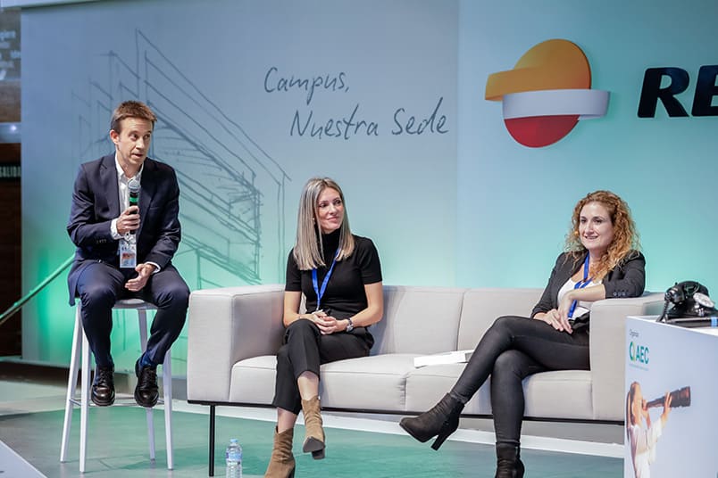 Susana Pelegrín, Amanda Tomás, y a Manuel Hervás, miembros y gestor de la Comunidad AEC Innovación